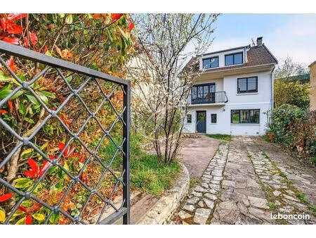 maison 7 pièces 180 m²