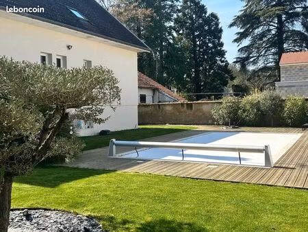 villa 7 pièces 170 m²