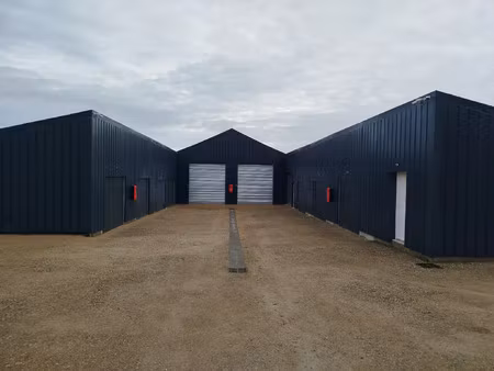 location garage box et parking à plougar (29440) : à louer / 40m² plougar