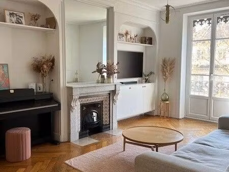 t3 meublé 70 m² – boulevard des belges – balcon 10 m – vue dégagée