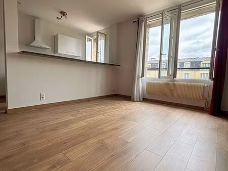 ? t2 pièces rénové • 51m² • compiègne