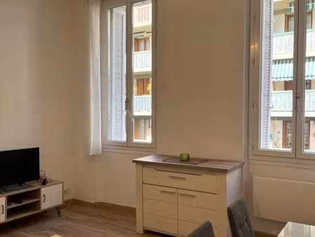 t2 meublé à 50m de la plage