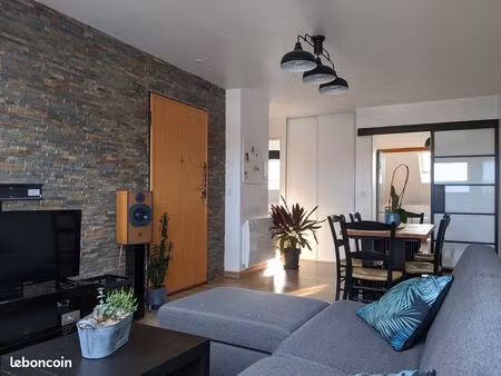 t2 lumineux – 50 m² au sol – dernier étage – quincy-voisins