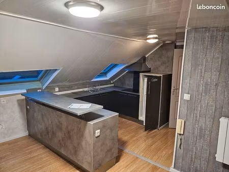 appartement mansardé non meublé