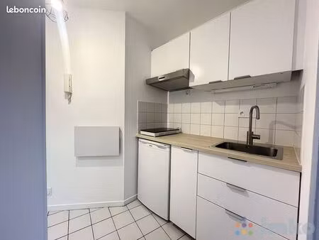 studio 1 pièce 25 m²