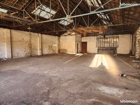 entrepôt grand volume – accès facile – idéal stockage / artisan