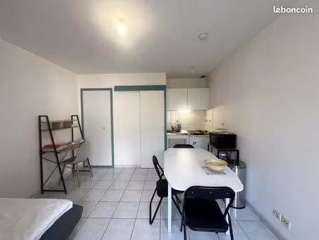 studio 1 pièce 18 m²