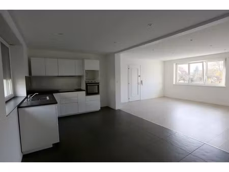 location appartement 3 pièces 89 m² à geispolsheim (67118)  1 200 €