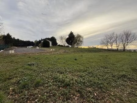 confrancon - terrain à bâtir