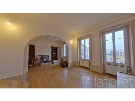t5 132.78 m² 3 chambres - garage - ascenseur - centre-ville