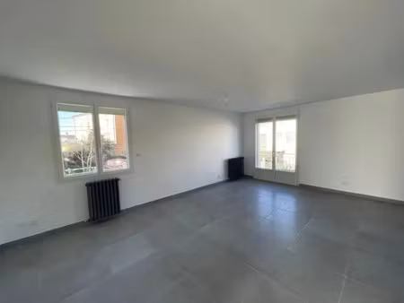 location maison 5 pièces 116 m² à ales (30100)  1 200 €
