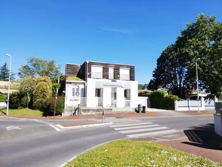 location locaux professionnels 1 pièce 21 m² à pessac (33600)  467 €