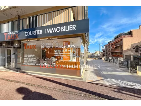 location locaux professionnels 61 m² à le golfe juan (06220)  925 €