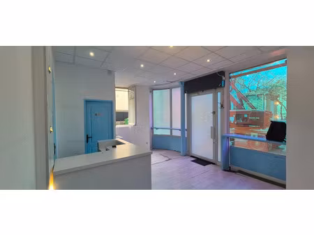 location locaux professionnels 32 m² à paris 12ème (75012)  1 058 €