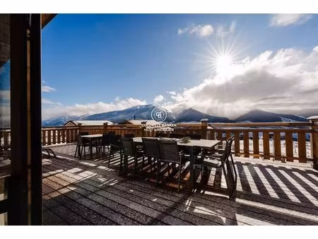 un refuge d’altitude contemporain  entre panorama et art de vivre