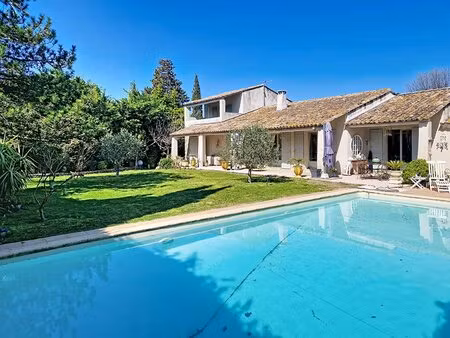 maison 7 pièce(s) 190 m2 habitables plus garage sur 1433 m² de terrain avec piscine.