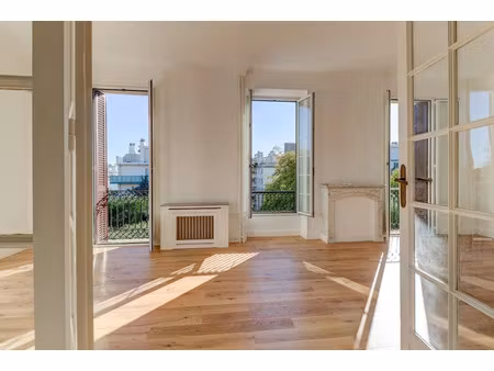 location villa 5 pièces 142.26 m² à nice (06000)  3 900 €