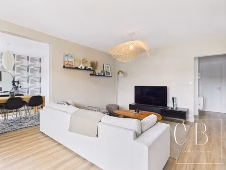 appartement rénové 81 m2 balcon stationnement