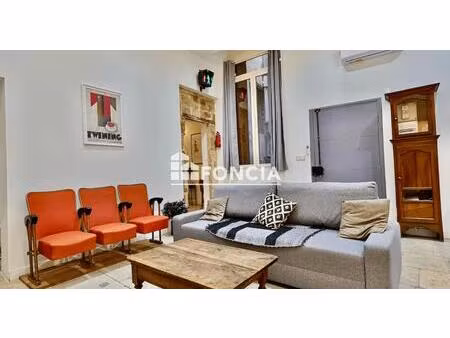 pépite au charme fou au pied de la cci et de la place sainte come