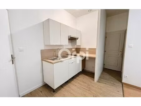 location appartement  m² t-2 à vézelise  300 €