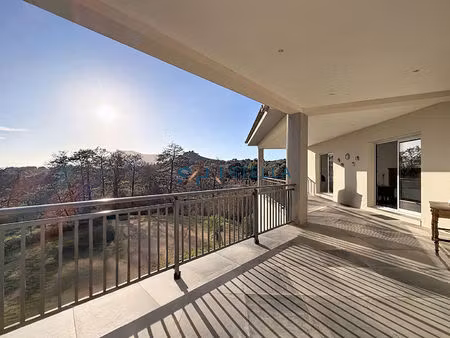 villa de 161 m² sur un terrain de 3 603 m² - terrasse  sous-sol aménageable