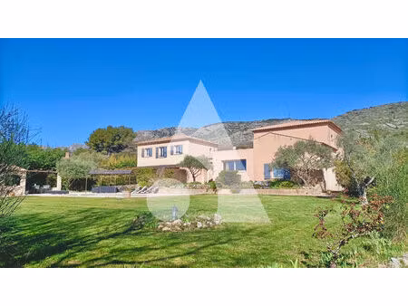 puyloubier - villa d'env 310 m2 hab avec jardin et piscine