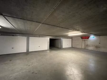 garage à louer à knokke € 1.620 (kzksi) - sharp&wolf | zimmo
