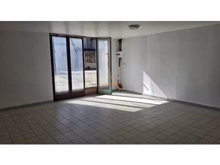 location locaux professionnels 34 m² à bourdeaux (26460)  238 €