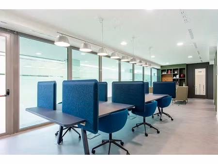 location meublée locaux professionnels 10 m² à eguilles (13510)  179 €