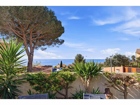 à vendre appartement t3 bas de villa avec jardin et vue mer - sausset les pins