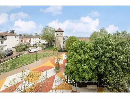 t2 intégralement rénové coeur