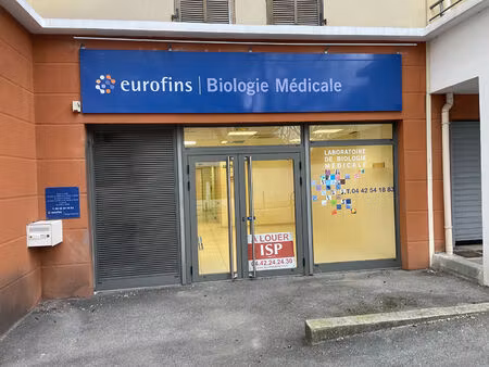 local 114 m2 - duranne