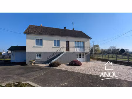 maison au calme avec garages et sous-sol aménagé