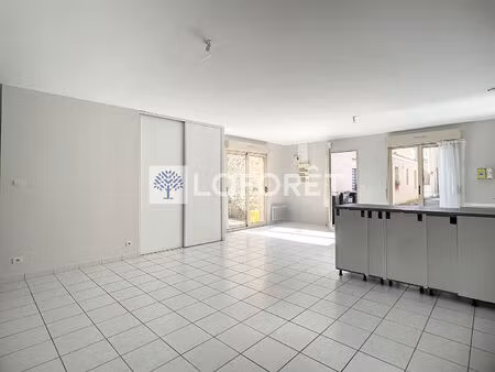 location pavillon plain pied - saint varent