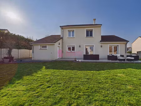 maison individuelle de 7 pièces sur 10 01 de terrain