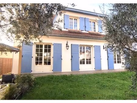 pavillon 6 pièces 160m²