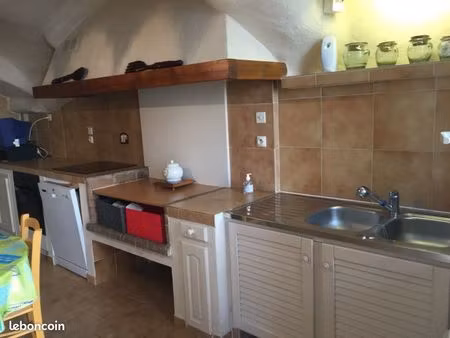 a louer studio meublé cotignac