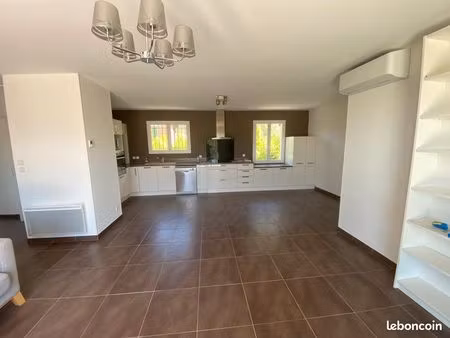 appartement f3 climatisé proche centre ville