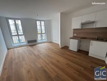 studio 1 pièce 25 m²