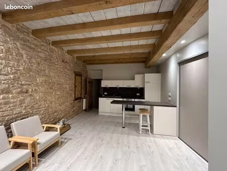 appartement 40 m2 – t2 duplex – beaune centre historique  maison de ville – location meubl