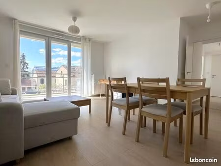 appartement 2 pièces 61 m²