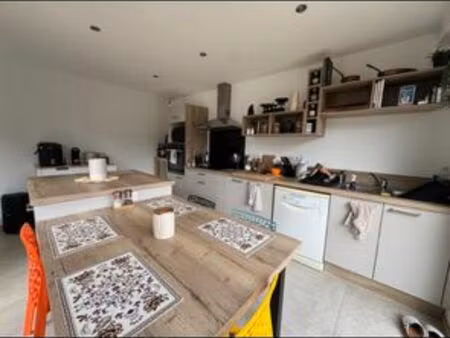 a louer à l'année maison de 150m2