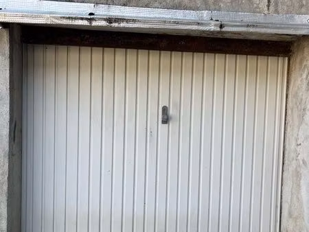 location garage fermé  box
