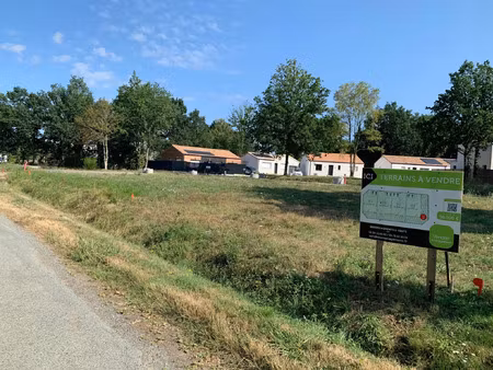 vente terrain à challans (85300) : à vendre / challans