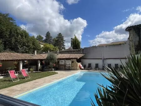 maison 206 m²avec piscine sur une parcelle de 5130 m²
