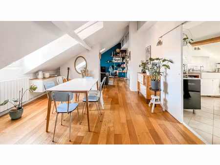 bayonne saint-esprit - t3 de charme au dernier étage dans immeuble en pierre