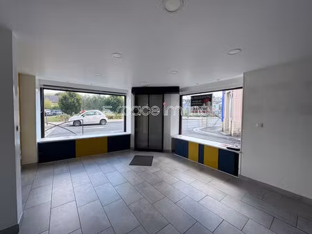 investisseur - immeuble de rapport - emplacement n°1 - local commercial et appartement - 1