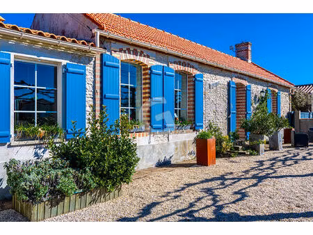 maison de caractère longeville sur mer 10 pièce(s) 223 m2