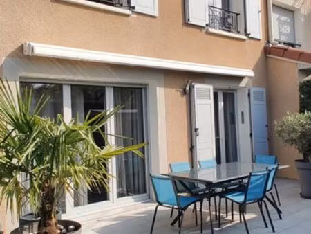 maison 5 pièces 109m2 .rillieux la pape .quartier loup pendu