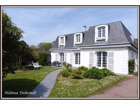 en vende cette belle maison au bord de la mer